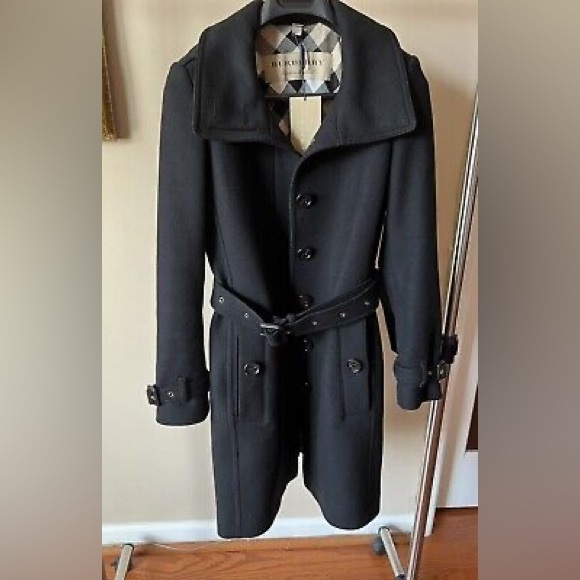 AUTHENTIC BURBERRY TRENCH COAT